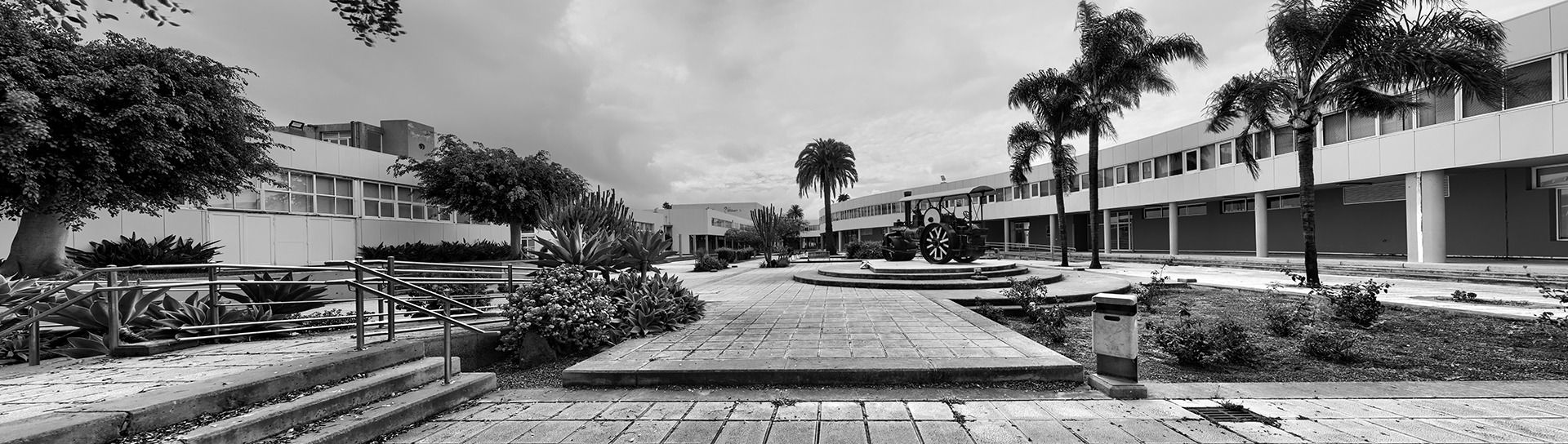 13 Luis Alemany Orella - Edificio de Ingenierías en el Campus Universitario de Tafira, 1988-1990. Fotografía: Efraín Pintos, 2024.